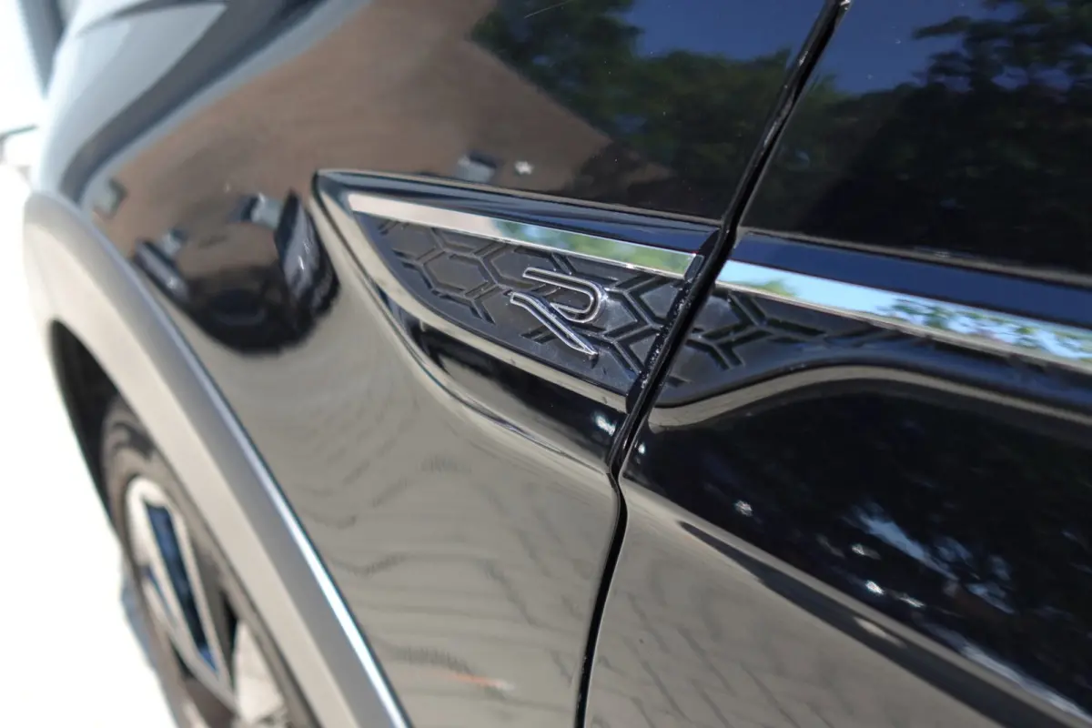 1.5 TSI R-Line PANO KEYLESS CAM