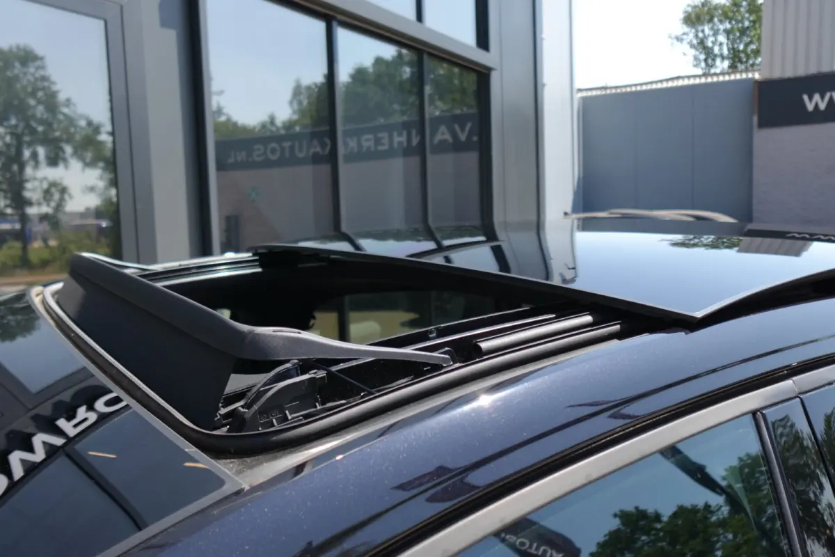 1.5 TSI R-Line PANO KEYLESS CAM