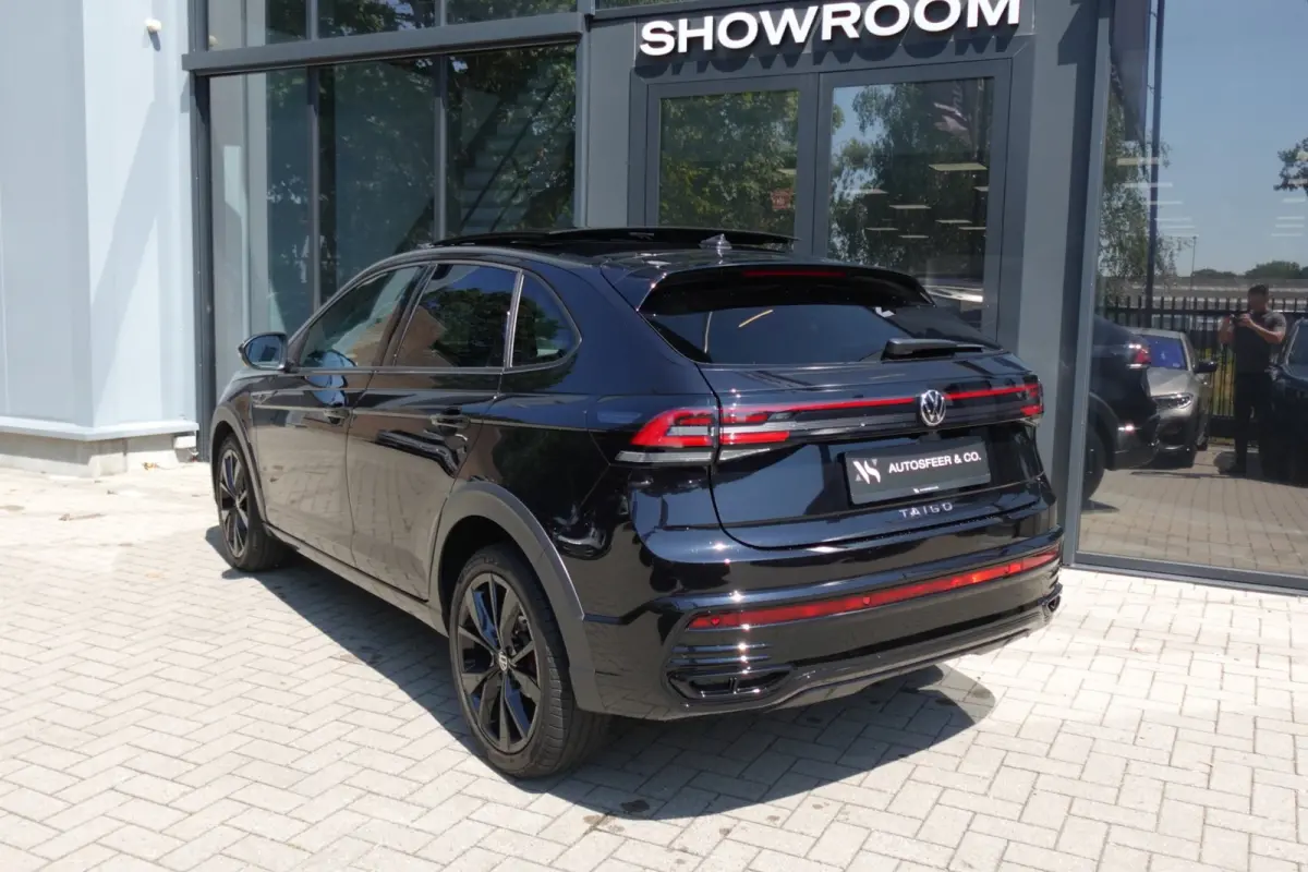1.5 TSI R-Line PANO KEYLESS CAM