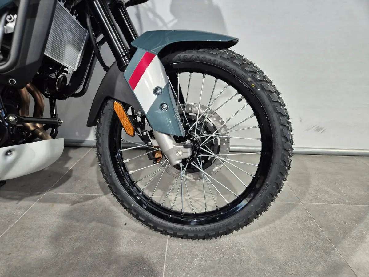 SE Adventure Tourer