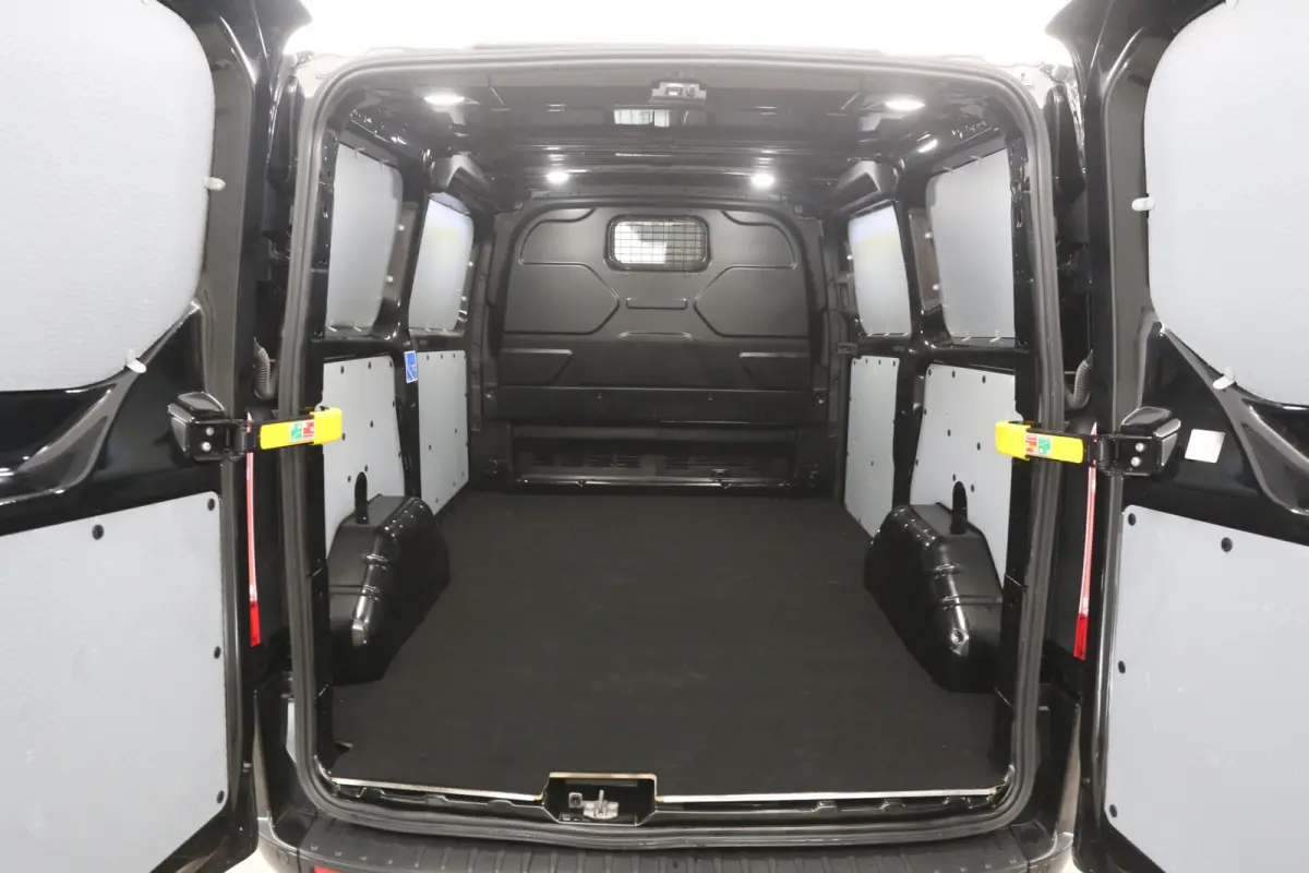 2.0 TDCI Sport 185PK L1H1 | Automaat | Airco | Camera | Cruise | 3 Zits | Trekhaak | Carplay | Xenon