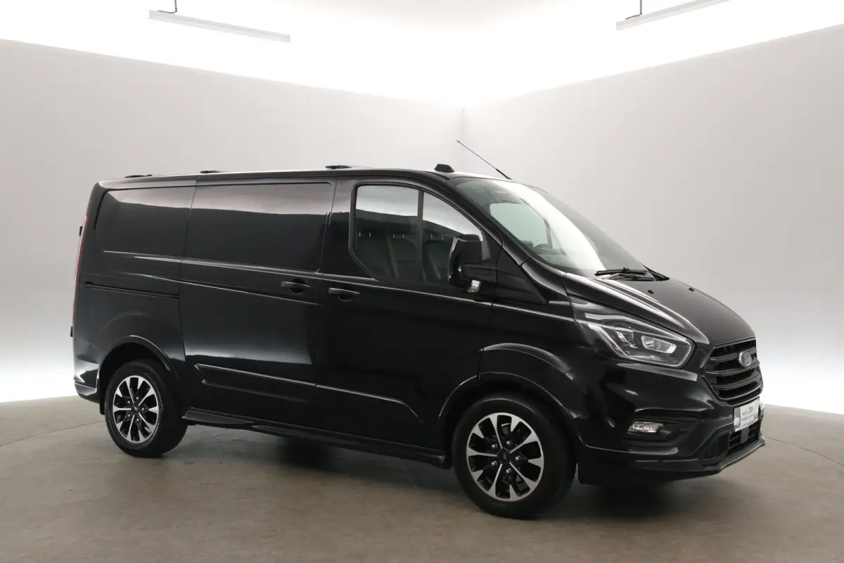 2.0 TDCI Sport 185PK L1H1 | Automaat | Airco | Camera | Cruise | 3 Zits | Trekhaak | Carplay | Xenon