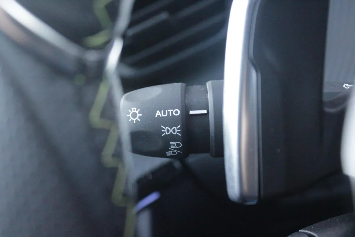 1.2 Hybrid 145PK AUTOMAAT GT PACK | ELEKTRISCH BEDIENBARE BESTUURDERSSTOEL MET MASSAGE FUNCTIE | ALCANTARA BEKLEDING | STOEL VERWARMING | CRUISE CONTROL | DAB+ RADIO | APPLE CARPLAY/ANDROID 