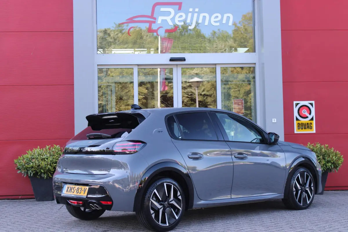 1.2 Hybrid 145PK AUTOMAAT GT PACK | ELEKTRISCH BEDIENBARE BESTUURDERSSTOEL MET MASSAGE FUNCTIE | ALCANTARA BEKLEDING | STOEL VERWARMING | CRUISE CONTROL | DAB+ RADIO | APPLE CARPLAY/ANDROID 
