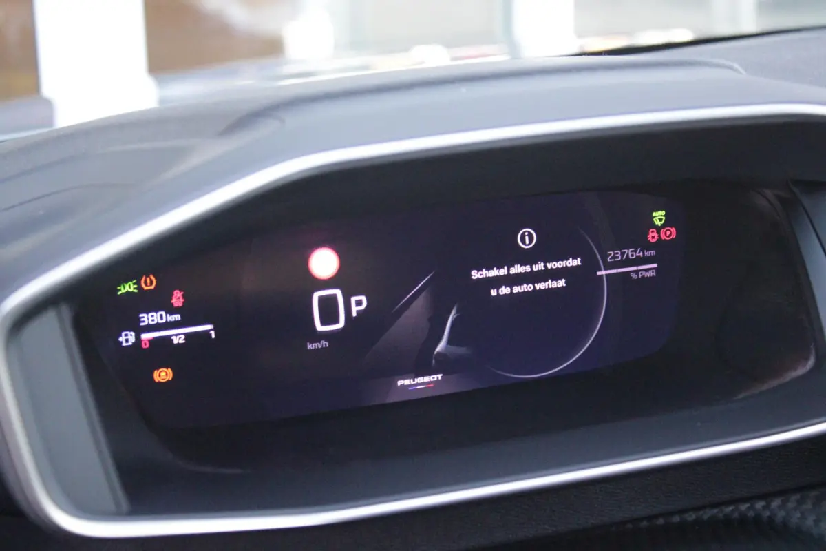 1.2 Hybrid 145PK AUTOMAAT GT PACK | ELEKTRISCH BEDIENBARE BESTUURDERSSTOEL MET MASSAGE FUNCTIE | ALCANTARA BEKLEDING | STOEL VERWARMING | CRUISE CONTROL | DAB+ RADIO | APPLE CARPLAY/ANDROID 