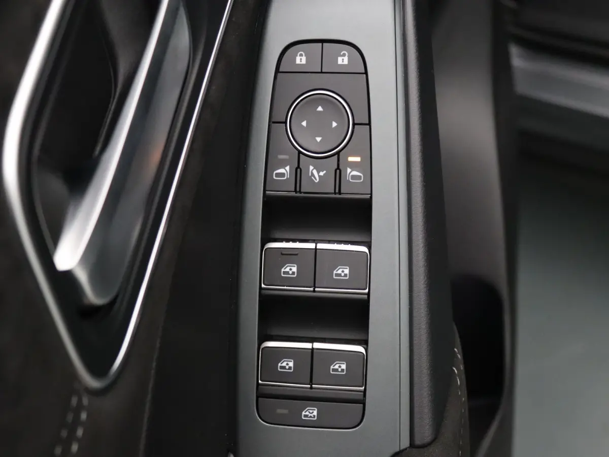 205pk e-Power Tekna Plus Apple Carplay/Android Auto | BOSE