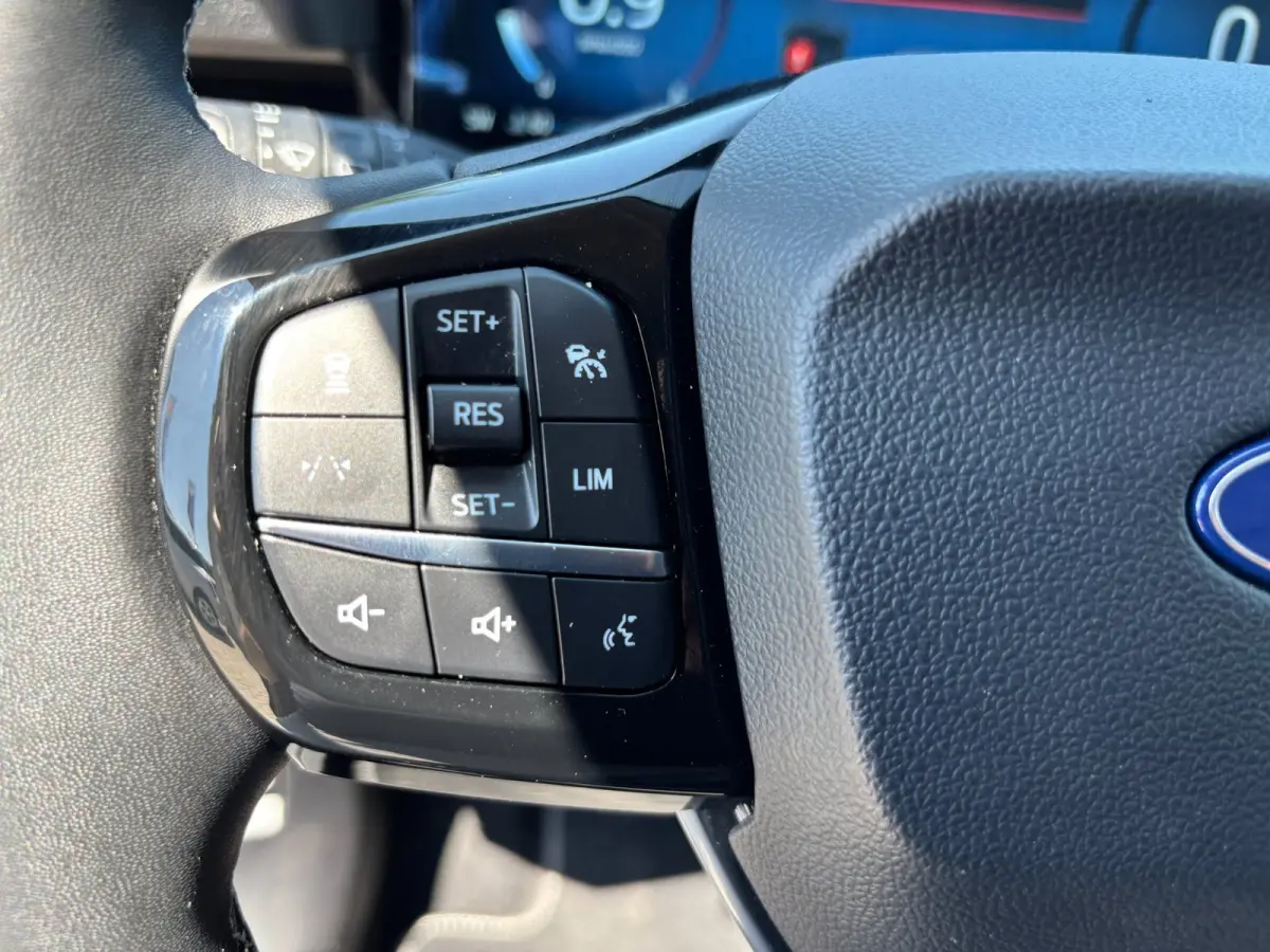 1.0 EcoBoost Titanium CAMERA / ACC / PDC / NAVI / WINTERPACK / WARNINGSYSTEM / LED / DODEHOEKSENSOREN / TWO-TONE
