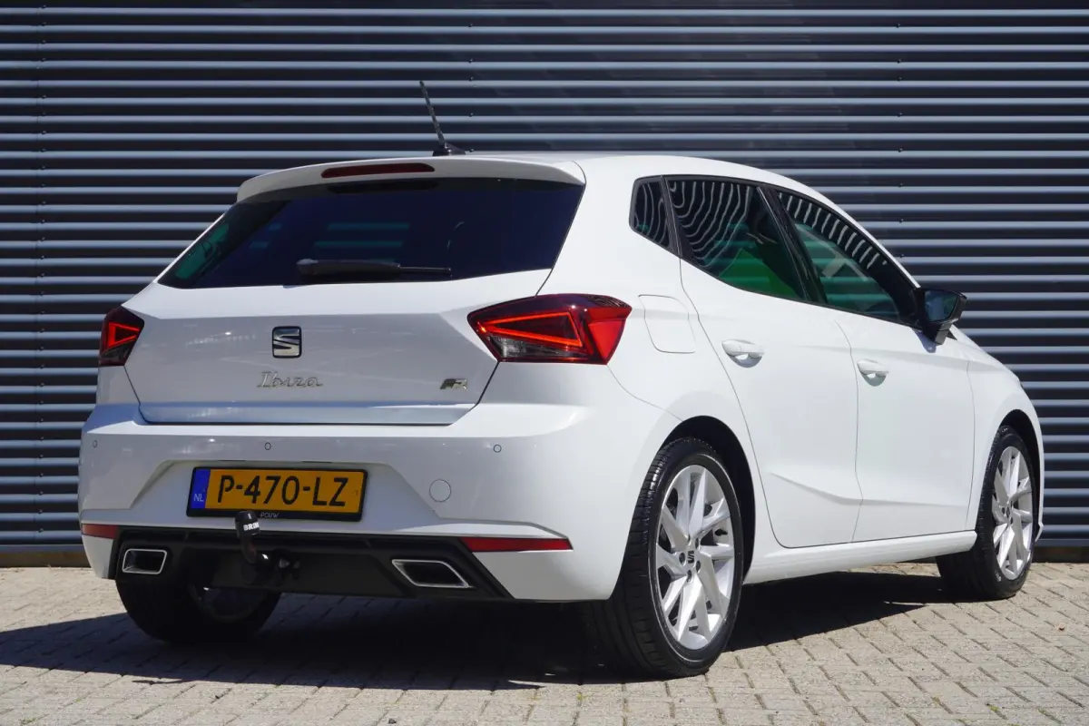 1.0 EcoTSI 95pk FR | Full LED | 17" Velgen | Full Link | PDC Voor + Achter | Climate