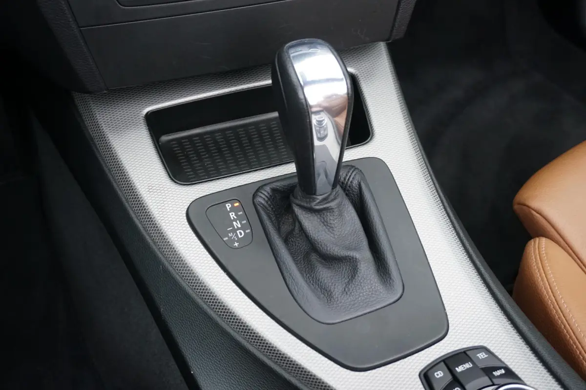320i Exclusive M Sport * Dealer onderhouden * + SPORTSTOELEN / BI-XENON / BBS / STANDKACHEL