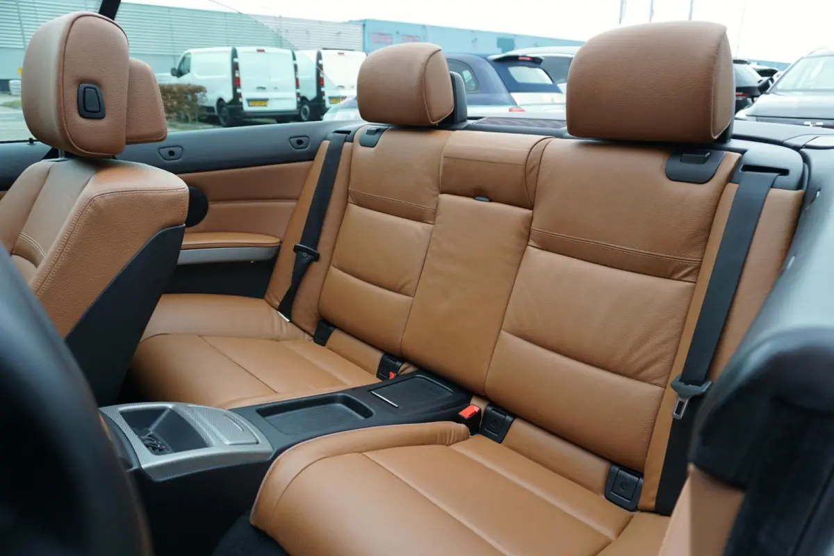 320i Exclusive M Sport * Dealer onderhouden * + SPORTSTOELEN / BI-XENON / BBS / STANDKACHEL
