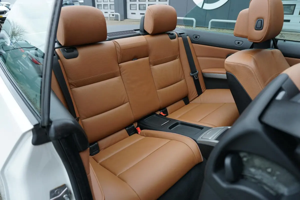 320i Exclusive M Sport * Dealer onderhouden * + SPORTSTOELEN / BI-XENON / BBS / STANDKACHEL
