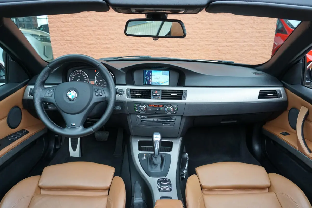 320i Exclusive M Sport * Dealer onderhouden * + SPORTSTOELEN / BI-XENON / BBS / STANDKACHEL