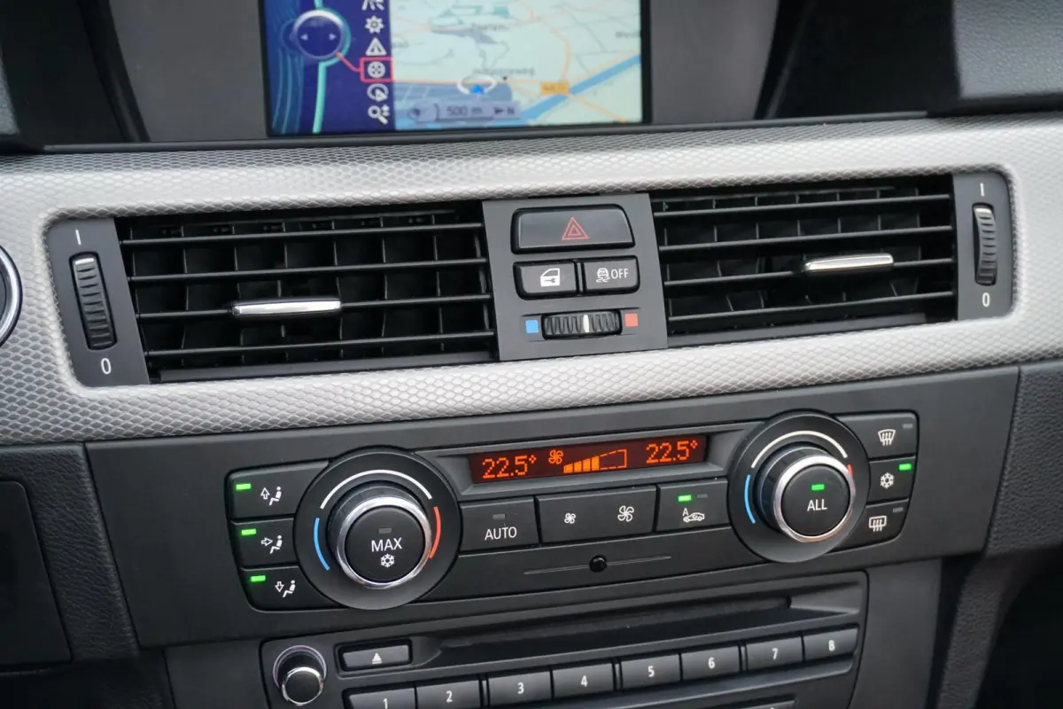 320i Exclusive M Sport * Dealer onderhouden * + SPORTSTOELEN / BI-XENON / BBS / STANDKACHEL