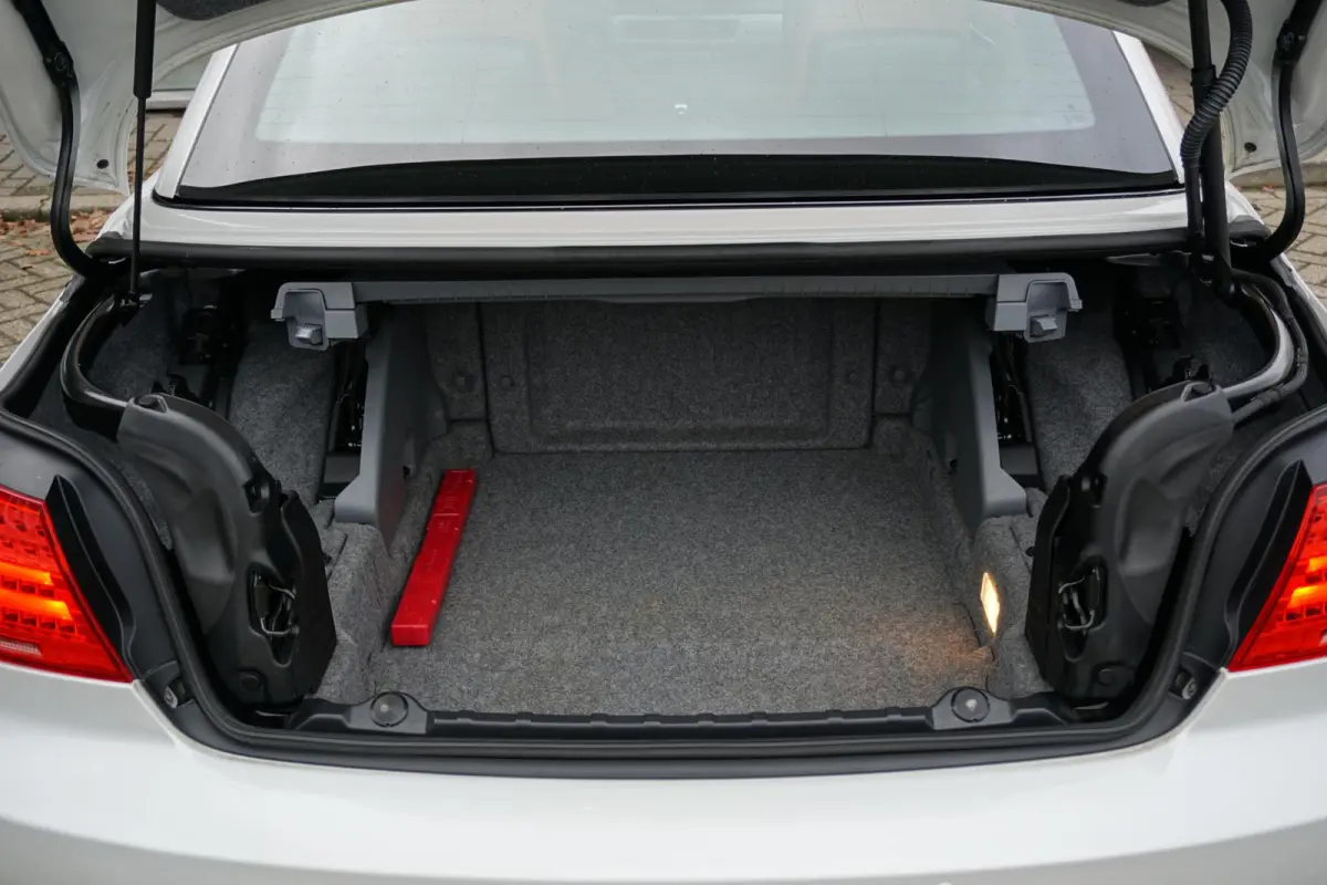 320i Exclusive M Sport * Dealer onderhouden * + SPORTSTOELEN / BI-XENON / BBS / STANDKACHEL