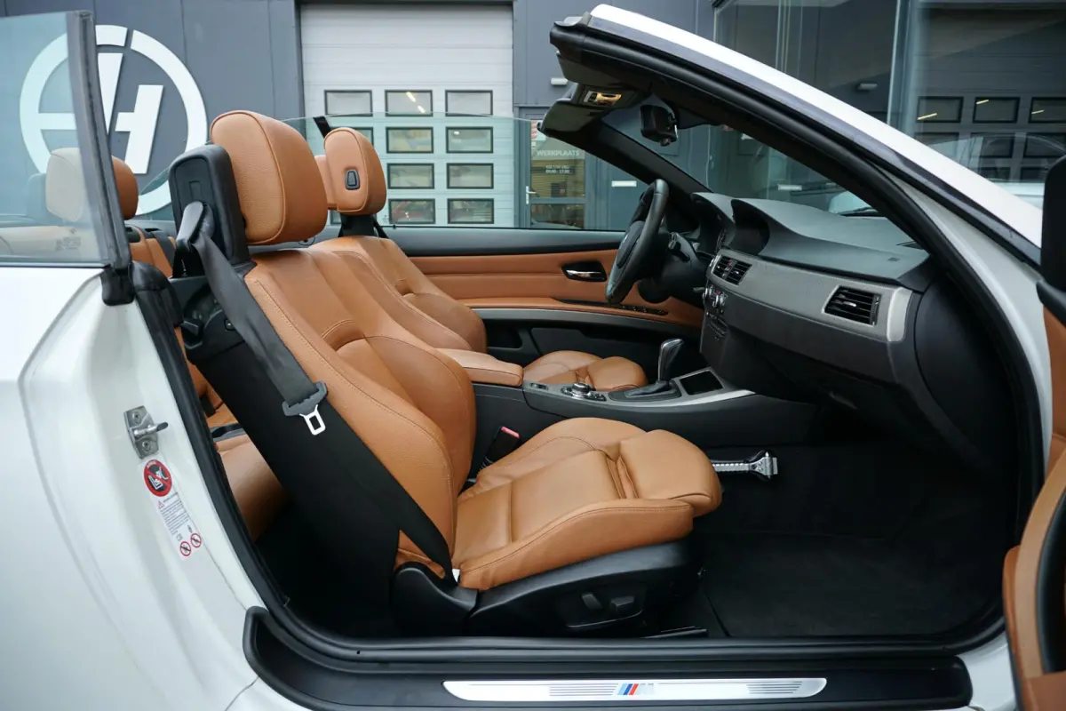 320i Exclusive M Sport * Dealer onderhouden * + SPORTSTOELEN / BI-XENON / BBS / STANDKACHEL