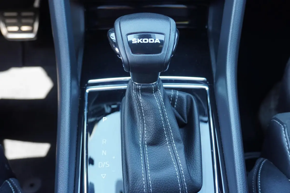 1.5 TSI 150pk DSG Sportline Business | Adaptive Cruise | Stoelverwarming | Trekhaak | LED Matrix