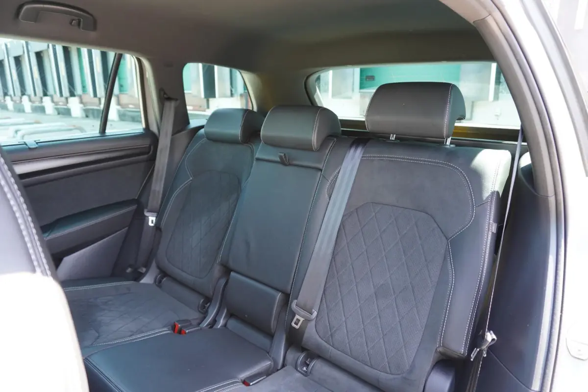 1.5 TSI 150pk DSG Sportline Business | Adaptive Cruise | Stoelverwarming | Trekhaak | LED Matrix