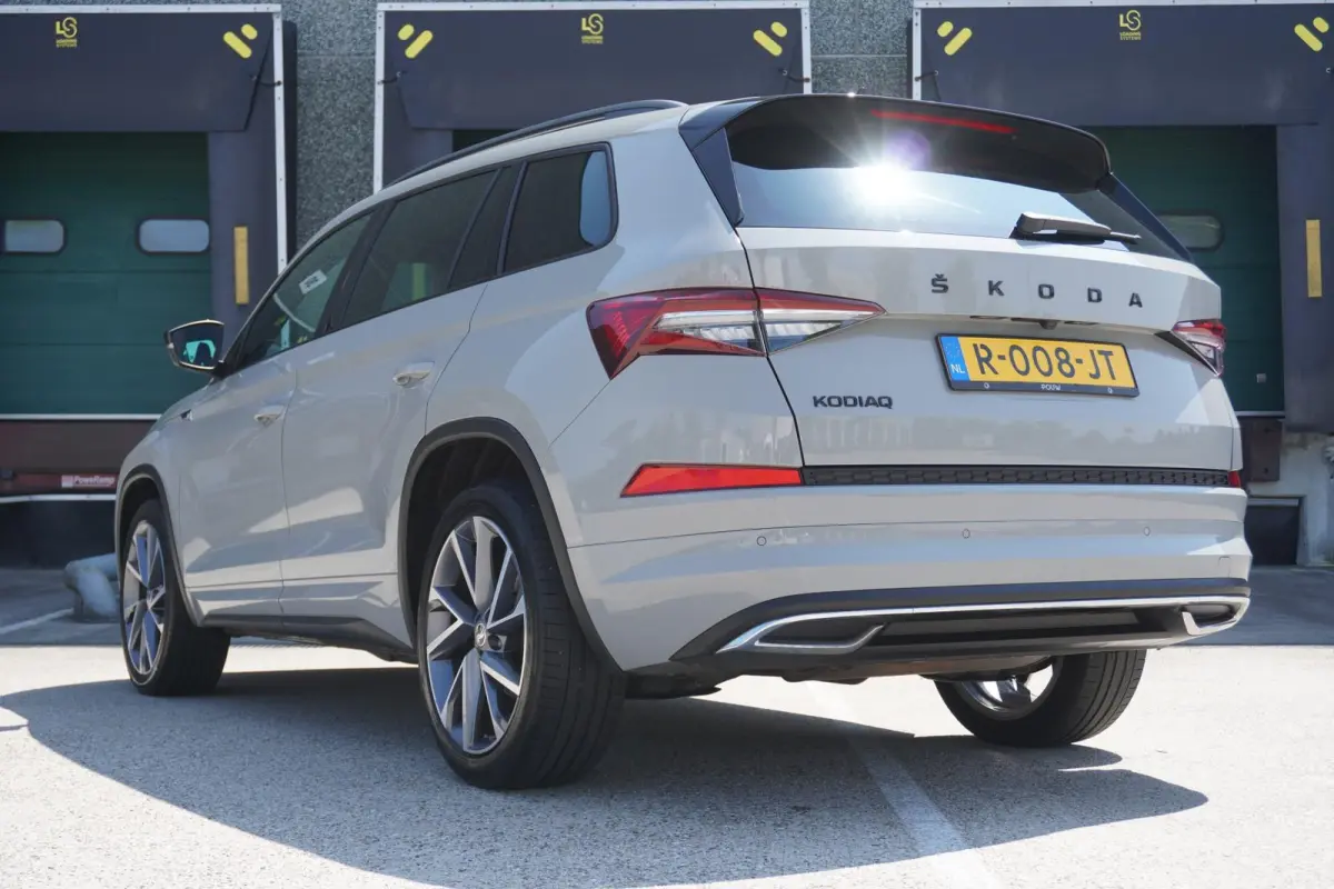 1.5 TSI 150pk DSG Sportline Business | Adaptive Cruise | Stoelverwarming | Trekhaak | LED Matrix
