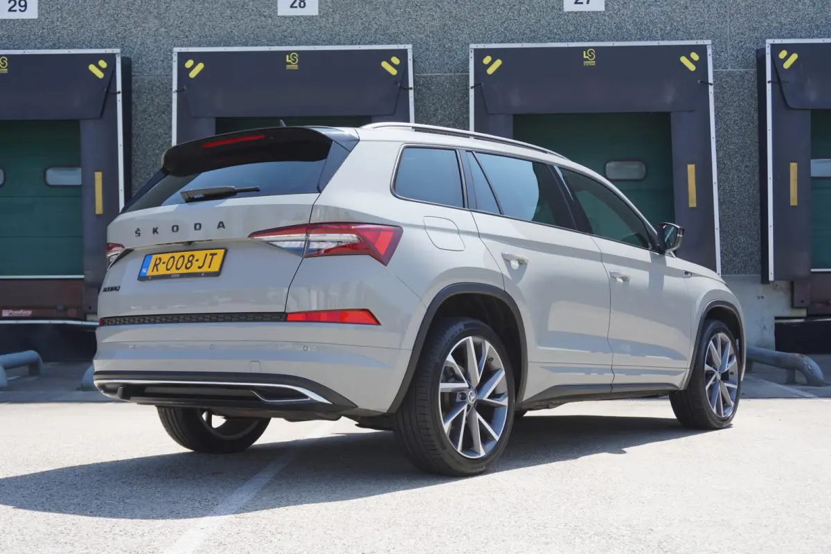 1.5 TSI 150pk DSG Sportline Business | Adaptive Cruise | Stoelverwarming | Trekhaak | LED Matrix