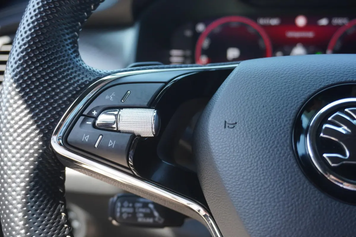 1.5 TSI 150pk DSG Sportline Business | Adaptive Cruise | Stoelverwarming | Trekhaak | LED Matrix