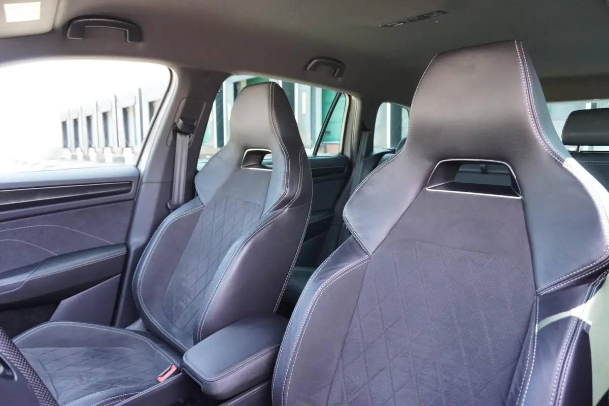 1.5 TSI 150pk DSG Sportline Business | Adaptive Cruise | Stoelverwarming | Trekhaak | LED Matrix