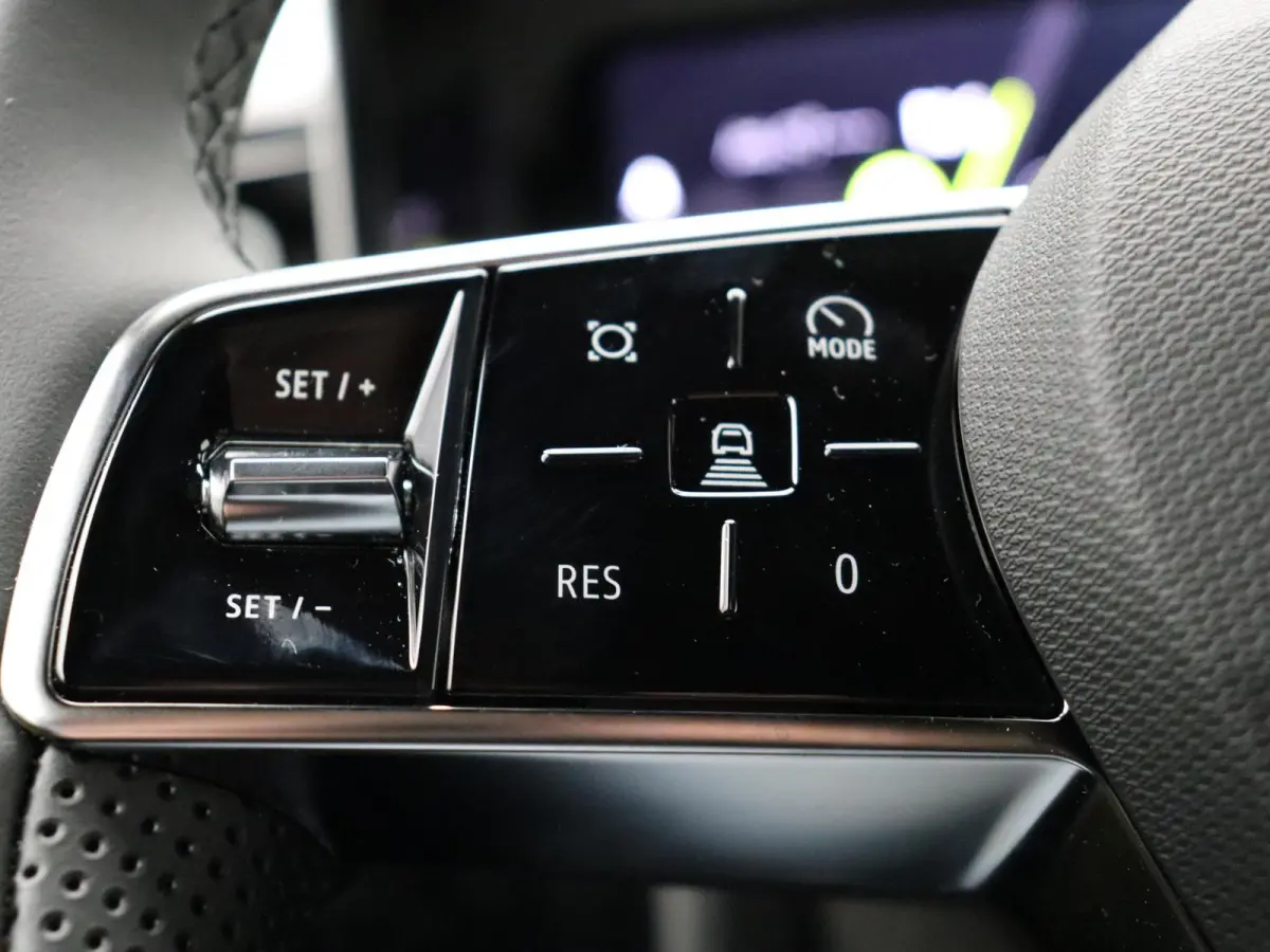 comfort range iconic cinq 52 kWh | Vijf jaar garantie | Stoel- en stuurwielverwarming | Blind spot warning |
