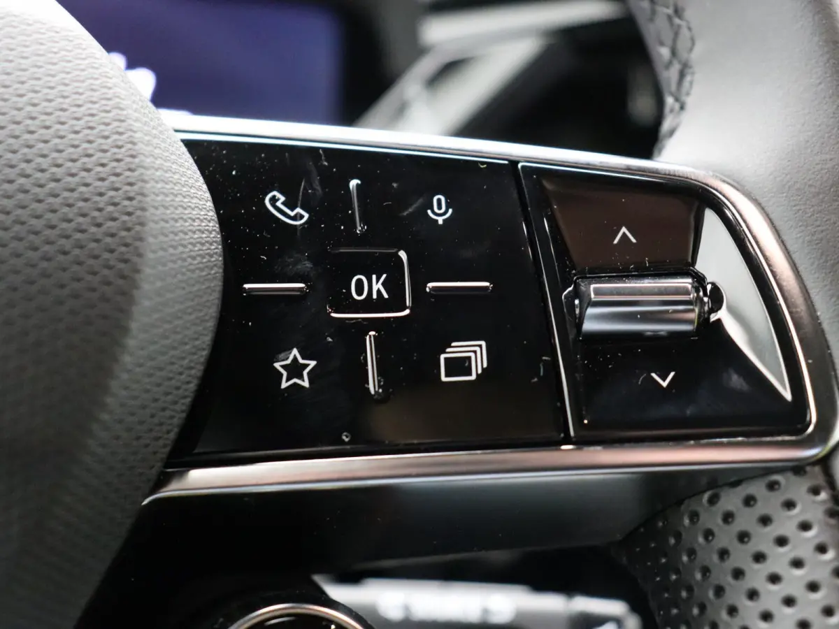 comfort range iconic cinq 52 kWh | Vijf jaar garantie | Stoel- en stuurwielverwarming | Blind spot warning |