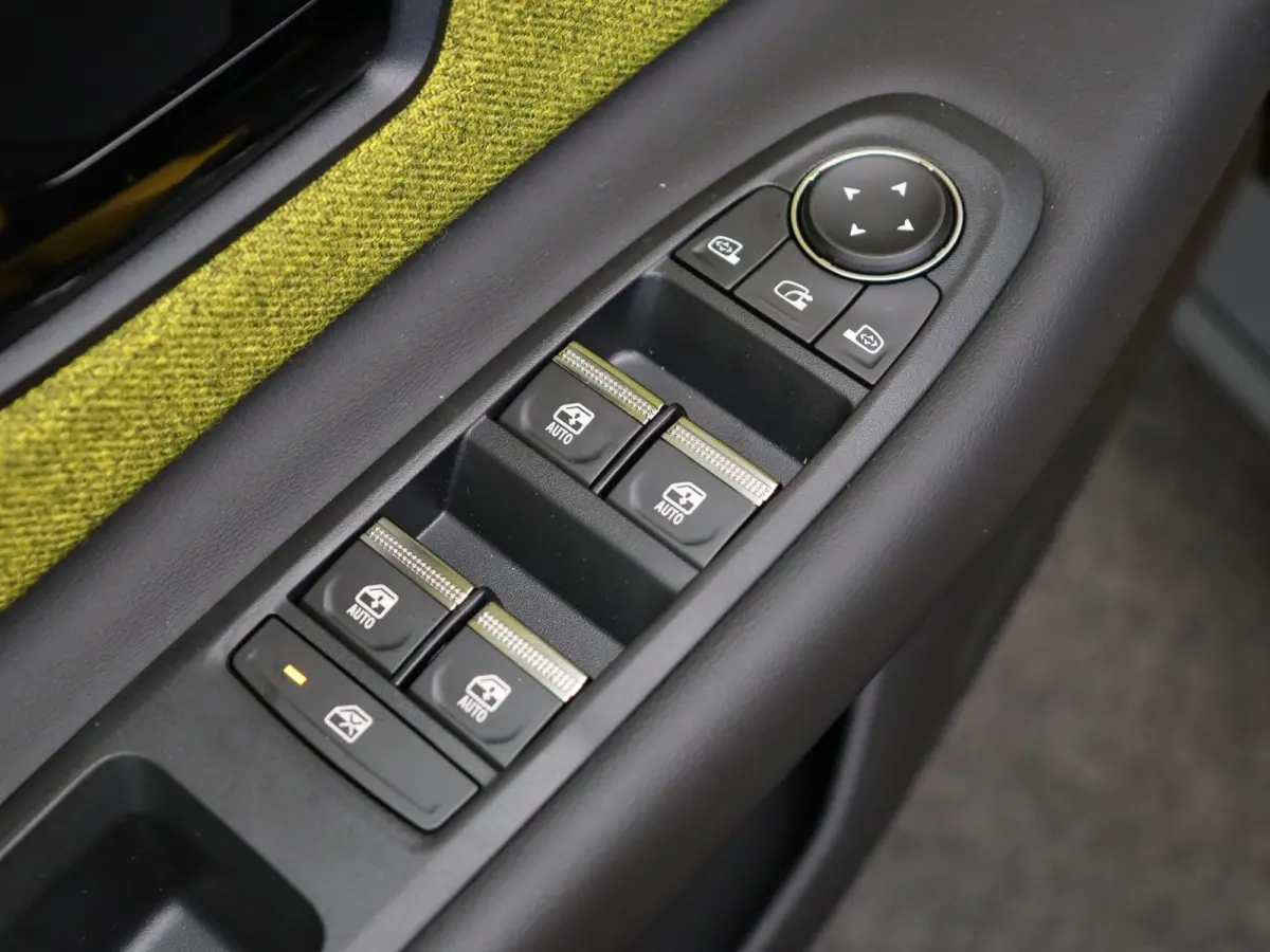 comfort range iconic cinq 52 kWh | Vijf jaar garantie | Stoel- en stuurwielverwarming | Blind spot warning |