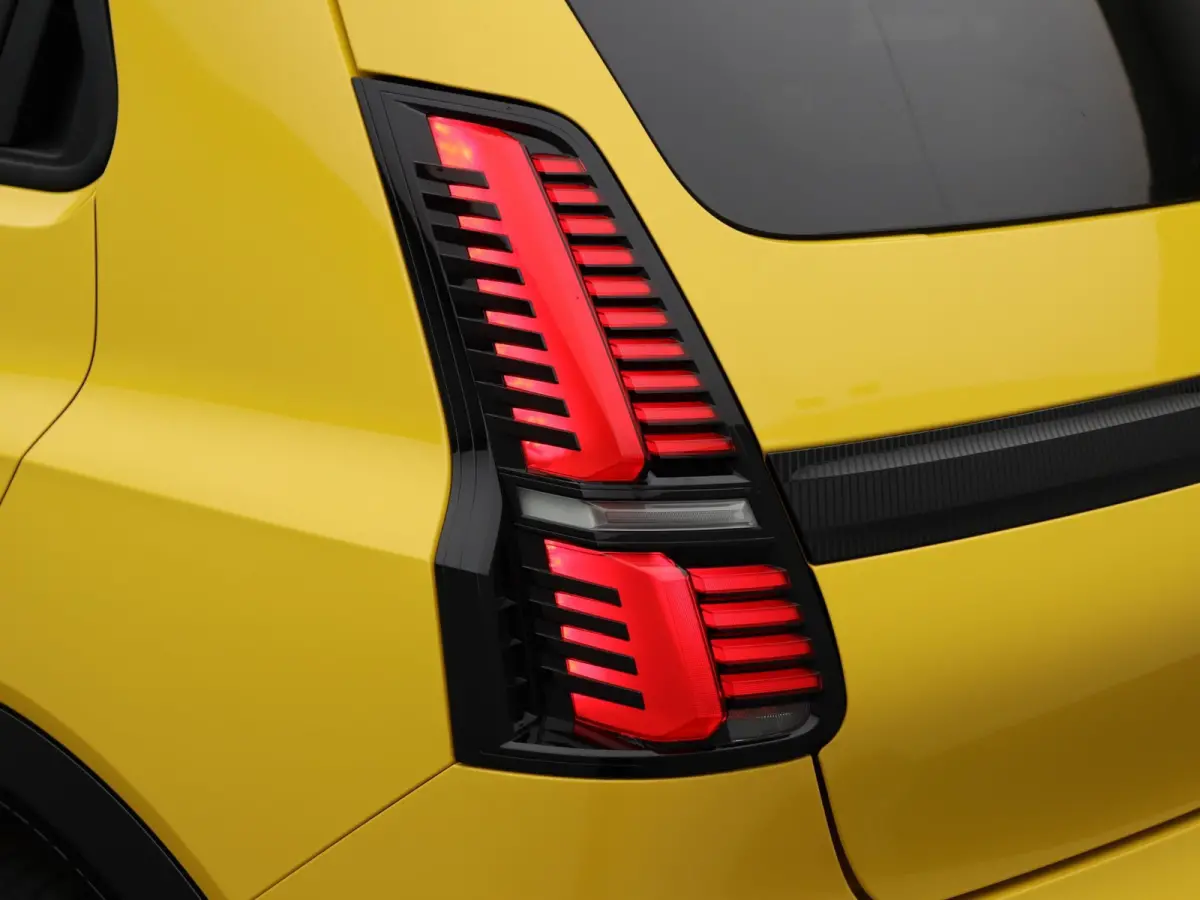 comfort range iconic cinq 52 kWh | Vijf jaar garantie | Stoel- en stuurwielverwarming | Blind spot warning |
