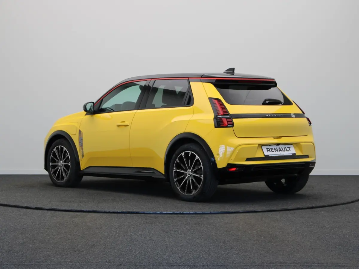comfort range iconic cinq 52 kWh | Vijf jaar garantie | Stoel- en stuurwielverwarming | Blind spot warning |