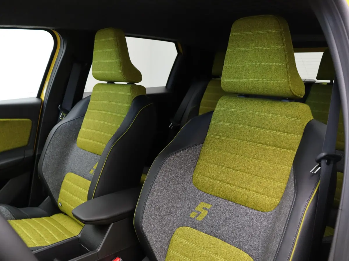 comfort range iconic cinq 52 kWh | Vijf jaar garantie | Stoel- en stuurwielverwarming | Blind spot warning |