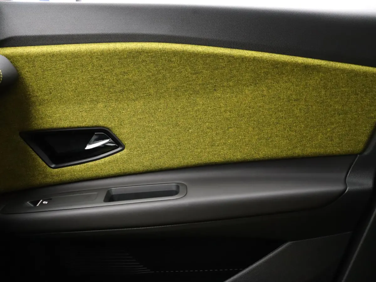 comfort range iconic cinq 52 kWh | Vijf jaar garantie | Stoel- en stuurwielverwarming | Blind spot warning |
