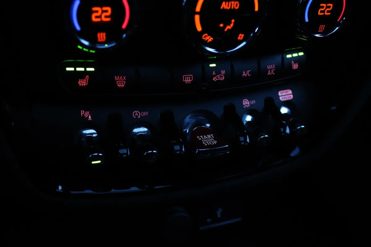 2.0 JCW ALL4 John Cooper Works PANO - HUD - KEYLESS