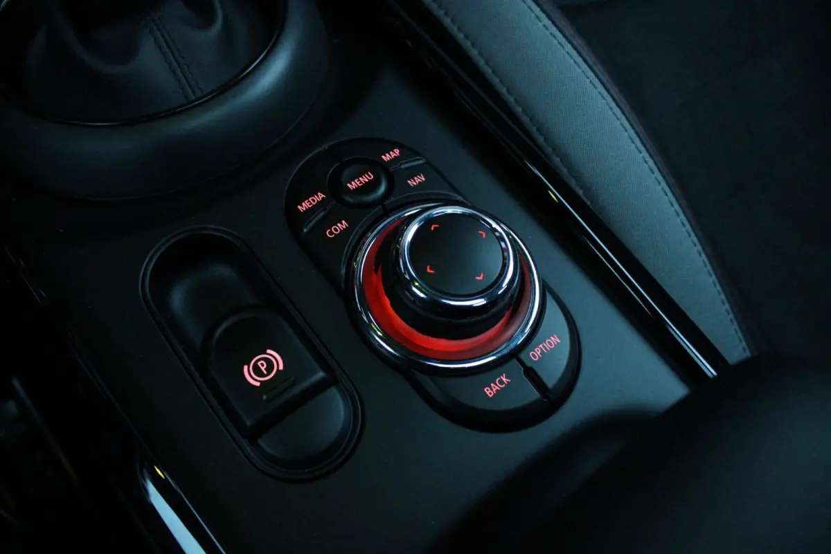 2.0 JCW ALL4 John Cooper Works PANO - HUD - KEYLESS