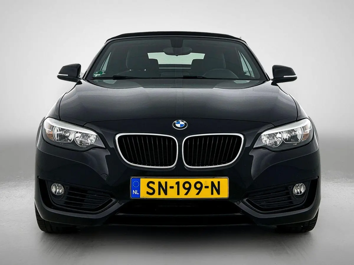 218i Essential NAVI | STOF-LEDER | STOELVERWARMING