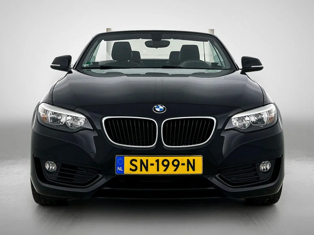 218i Essential NAVI | STOF-LEDER | STOELVERWARMING