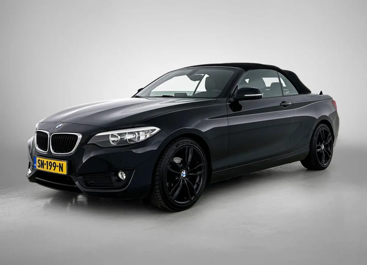 218i Essential NAVI | STOF-LEDER | STOELVERWARMING