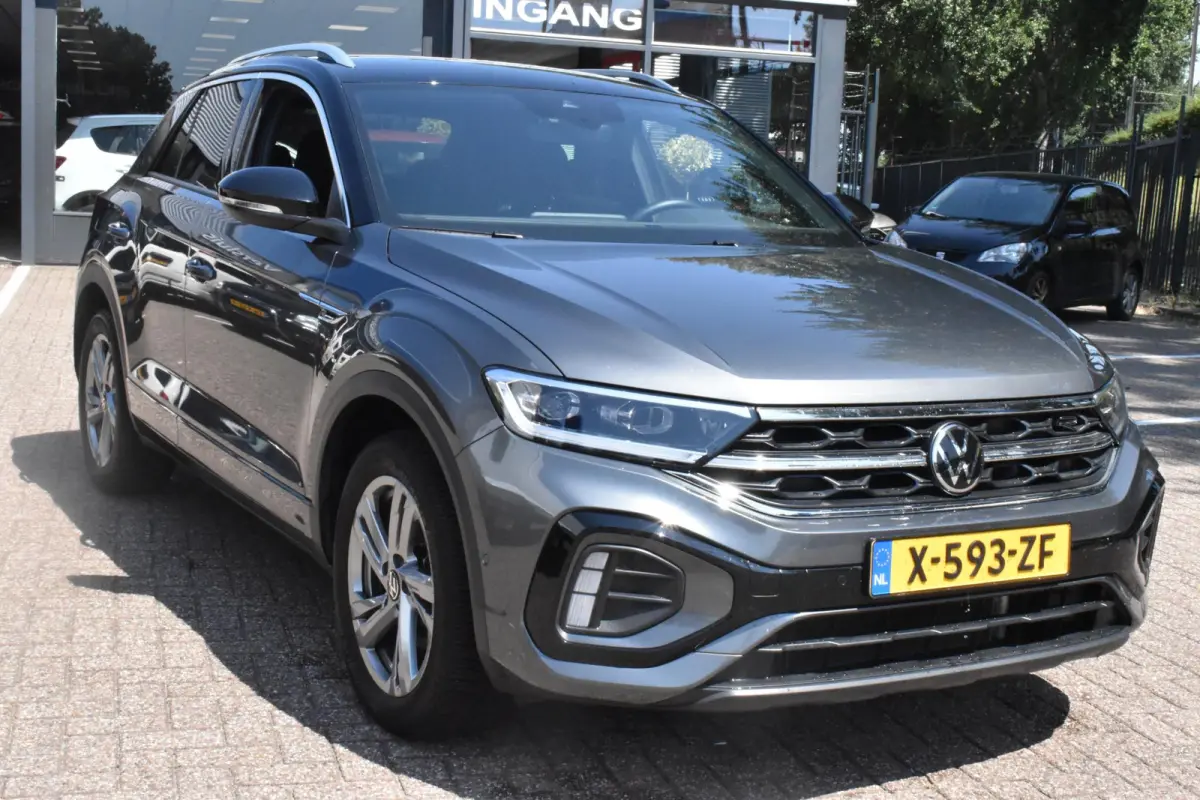 1.0 TSI R-Line 12-2022 | Navigatie | Camera | Massagestoel | 12 mnd BOVAG garantie | Whatsapp 06-53188999