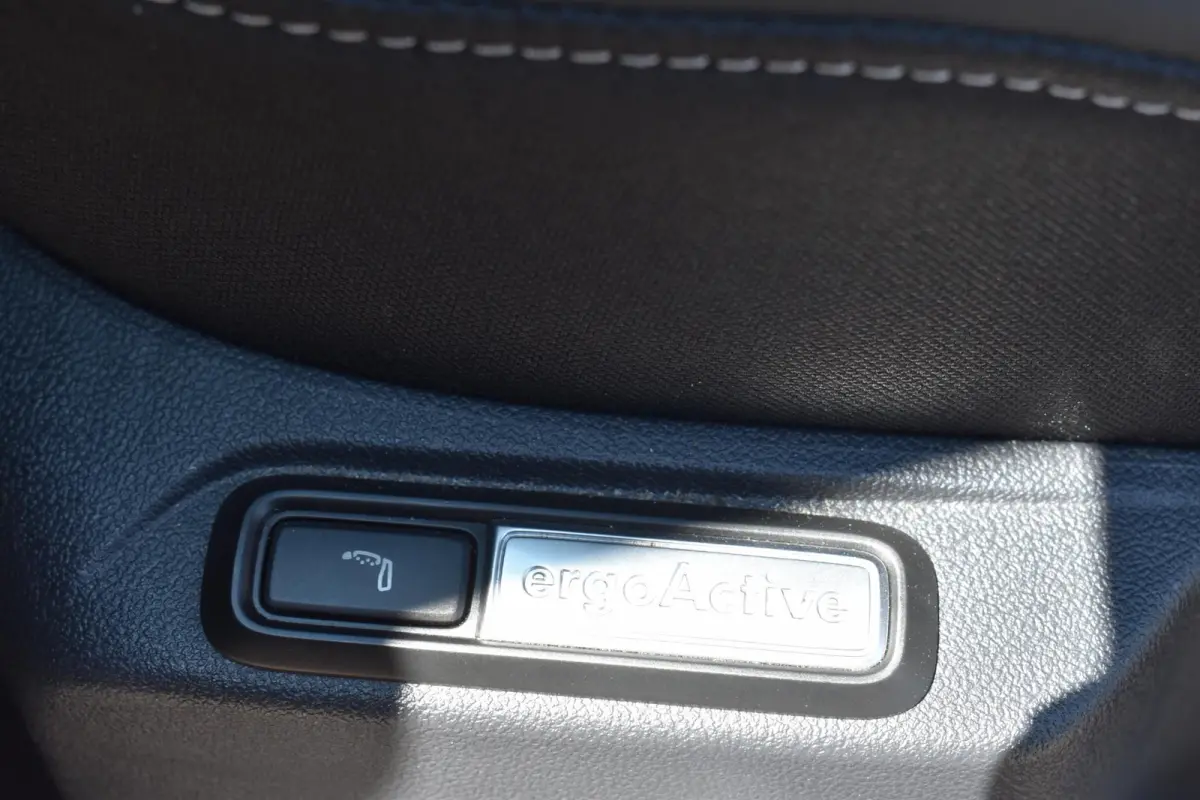 1.0 TSI R-Line 12-2022 | Navigatie | Camera | Massagestoel | 12 mnd BOVAG garantie | Whatsapp 06-53188999