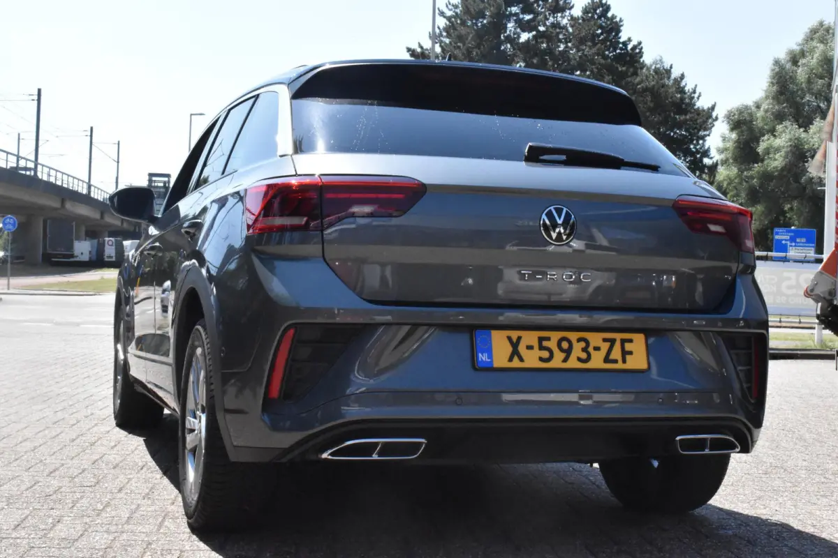 1.0 TSI R-Line 12-2022 | Navigatie | Camera | Massagestoel | 12 mnd BOVAG garantie | Whatsapp 06-53188999