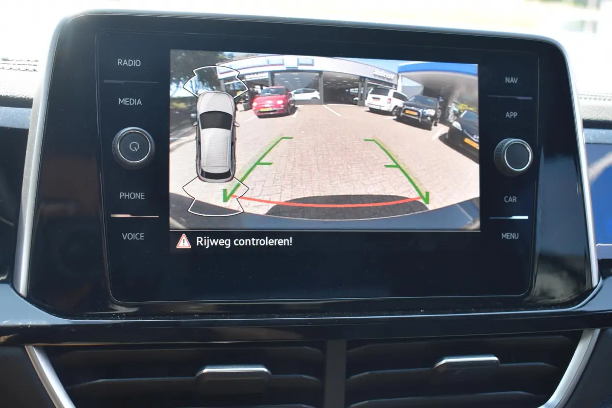 1.0 TSI R-Line 12-2022 | Navigatie | Camera | Massagestoel | 12 mnd BOVAG garantie | Whatsapp 06-53188999