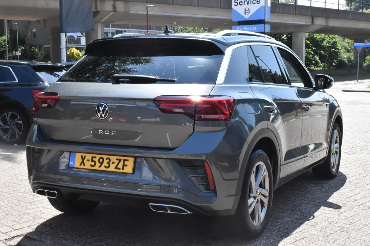 1.0 TSI R-Line 12-2022 | Navigatie | Camera | Massagestoel | 12 mnd BOVAG garantie | Whatsapp 06-53188999