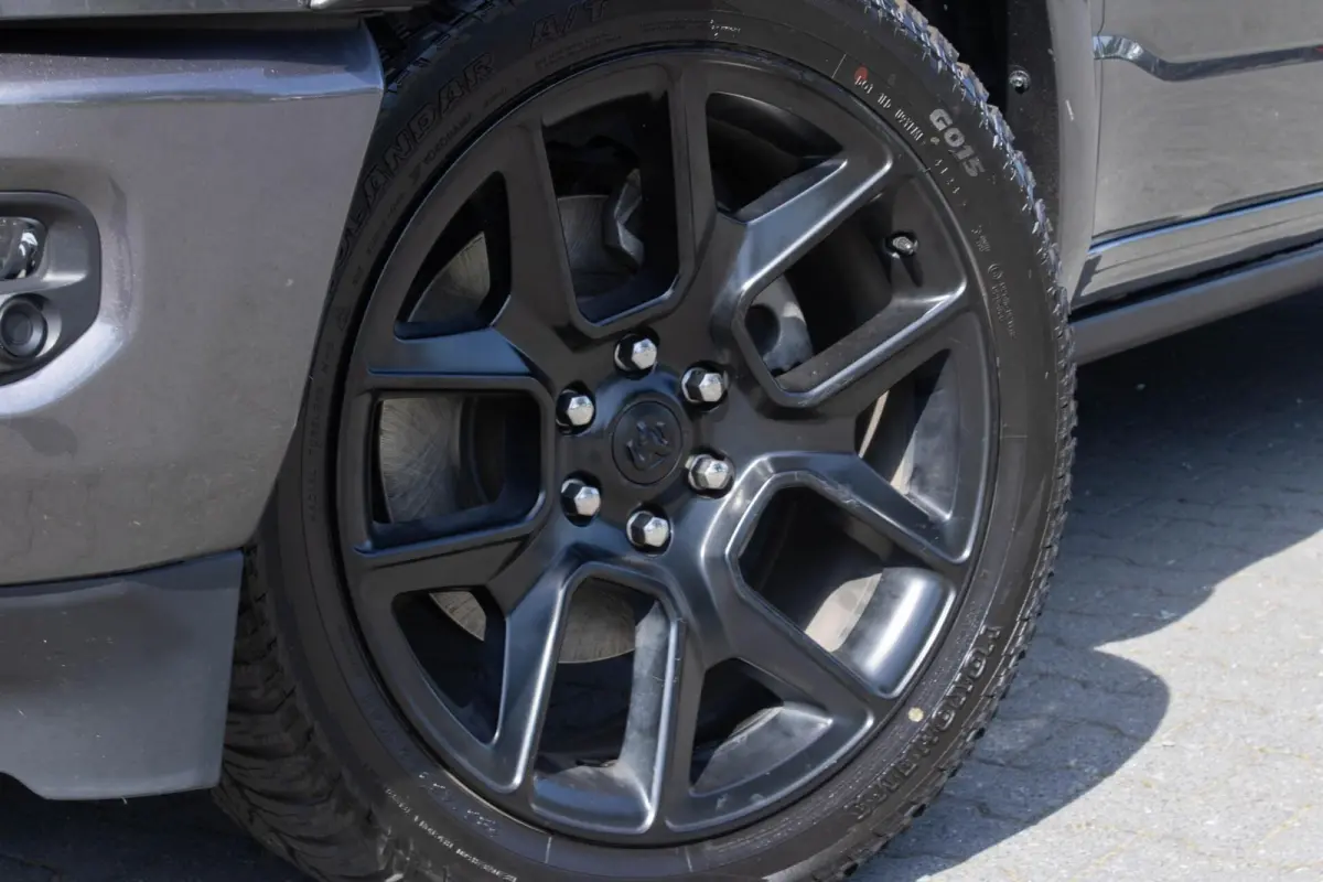 1500 4X4 5.7 V8 4x4 Crew Cab Limited