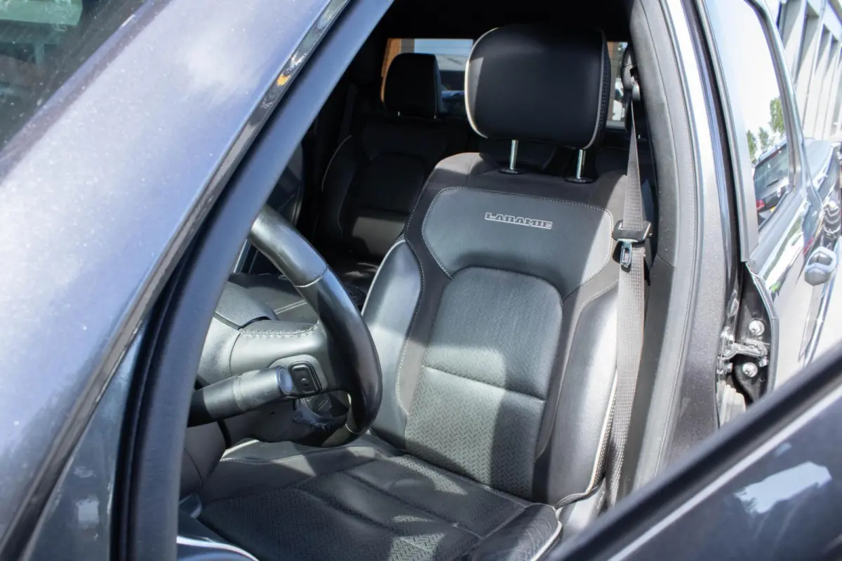 1500 4X4 5.7 V8 4x4 Crew Cab Limited