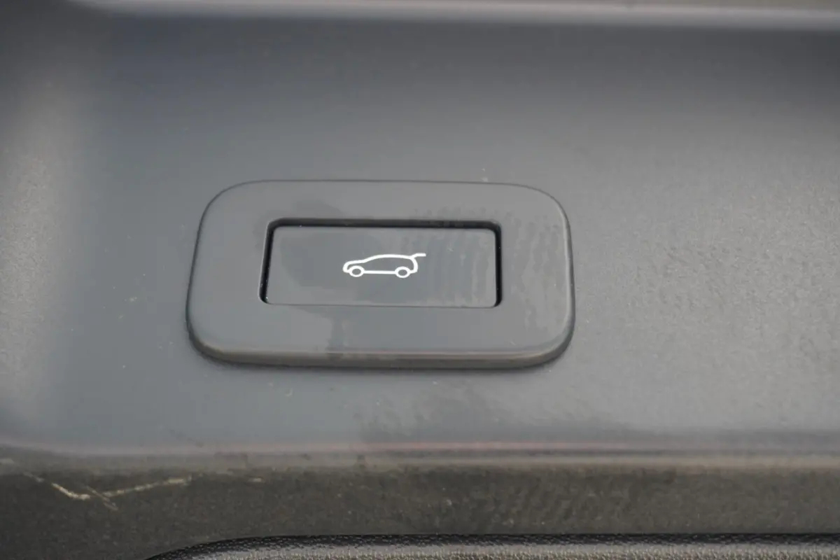 1.5 P300e PHEV AWD Autobiography | Voor + Achter Stoelverwarming | Trekhaak | Meridan Audio