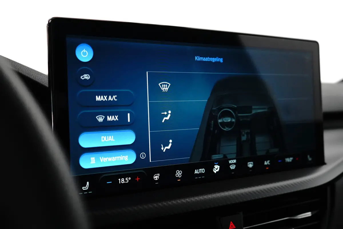 Plug-In Hybrid ST-Line X 243pk | Panoramadak | Winter Pack | Wegkl. Trekhaak | All Season |