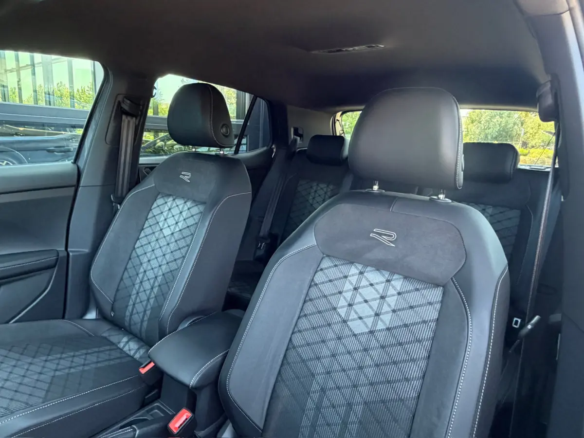 1.5 TSI 150pk DSG R-Line | Camera | Trekhaak | Navi | IQ light | Rijklaar incl. garantie