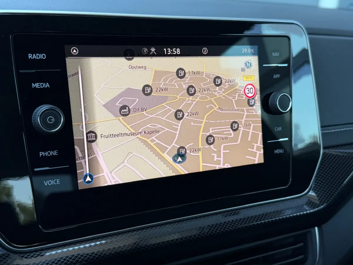 1.5 TSI 150pk DSG R-Line | Camera | Trekhaak | Navi | IQ light | Rijklaar incl. garantie