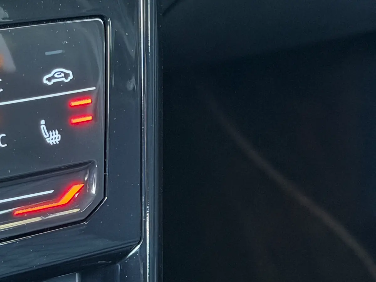 1.5 TSI 150pk DSG R-Line | Camera | Trekhaak | Navi | IQ light | Rijklaar incl. garantie