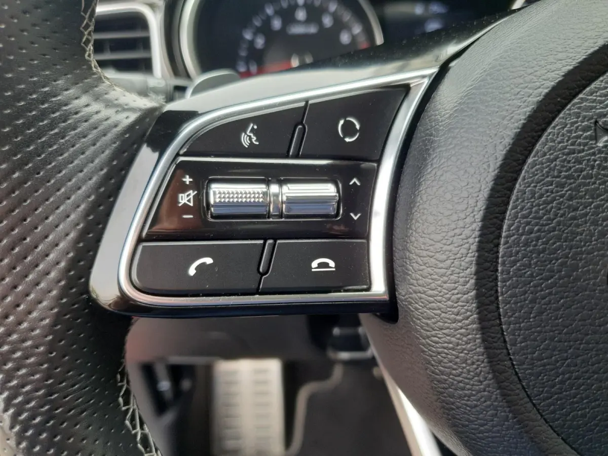 1.5T 160 pk GT-Line Edition | Panorama schuifdak | Navigatie | Camera | Apple Carplay \ Android auto | Cruise control | Climate control |